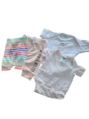 Newborn Girl Disney & Gap 4-Piece Clothing Set